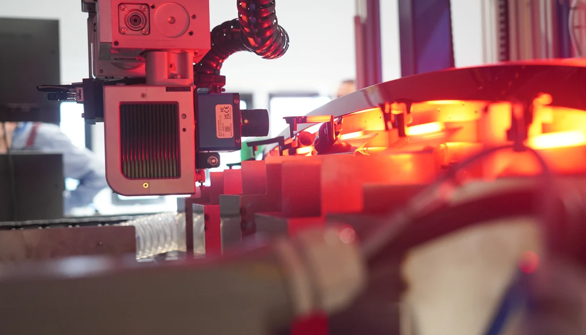 Degating-Laser-Componenti-7 Angussentfernung von Kunststoffen
